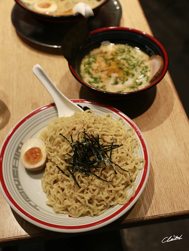 【 人氣餐廳 】一個月就要吃一次的屯京拉麵 - 第8張圖 IMG_1568拷貝