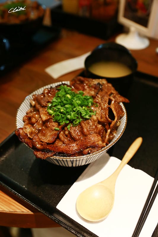 【 人氣餐廳 】燒肉丼大比拼part3-燒丼株式會社 愛吃肉的絕對要來這間!(還有烏雲冰噢) - 第9張圖 IMG_1775拷貝