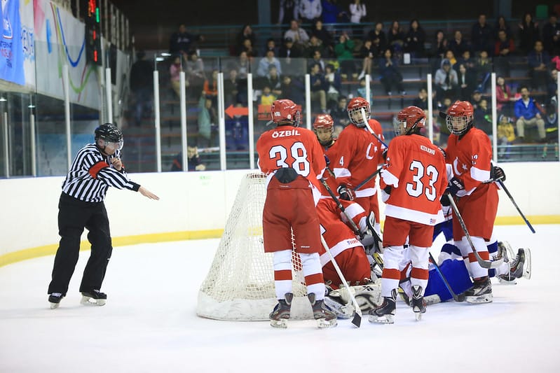 【IHOCKEY】昨日在台北,我們地主隊在IIHF world championship DIII group A 對上土耳其,拿下了第一場勝利! - 第16張圖 IMG_1073