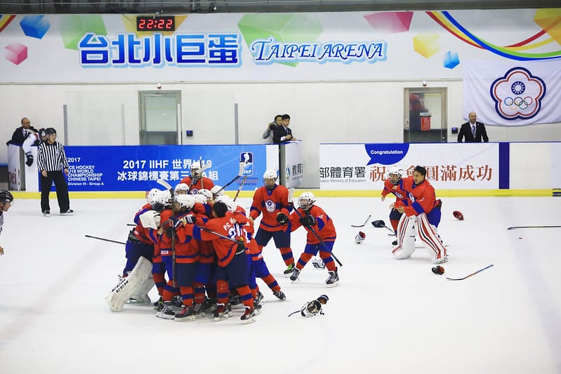 【IHOCKEY】再次對上紐西蘭,延長賽後終於3:2贏得勝利!!!我都要哭了 - 第42張圖 NZL
