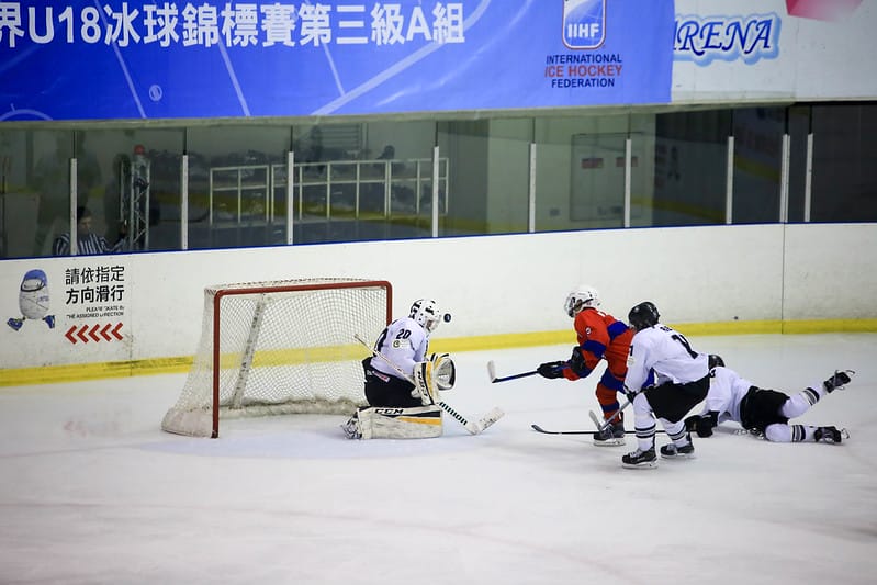 【IHOCKEY】再次對上紐西蘭,延長賽後終於3:2贏得勝利!!!我都要哭了 - 第31張圖 NZL
