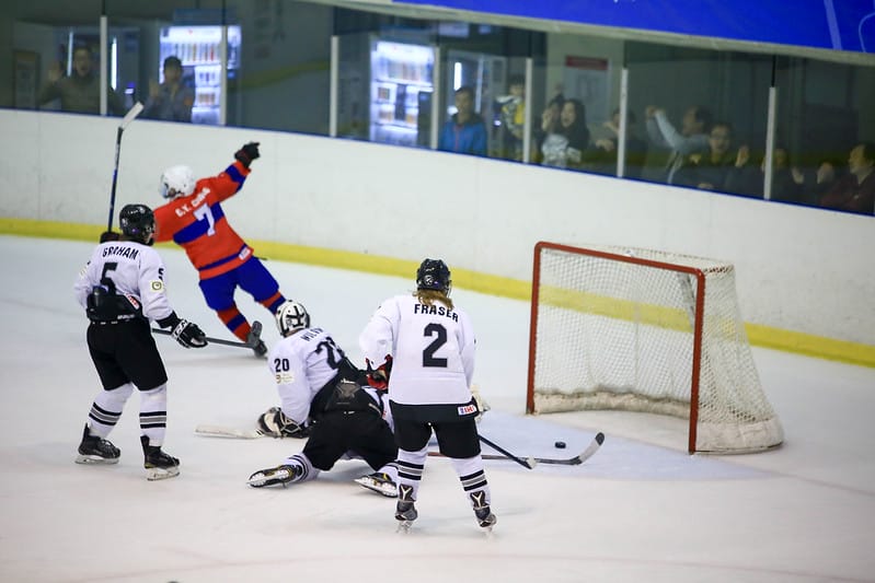【IHOCKEY】再次對上紐西蘭,延長賽後終於3:2贏得勝利!!!我都要哭了 - 第40張圖 NZL