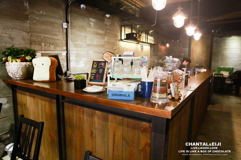 【台北早餐】躲在小巷中的工業設計風早餐店-Max碳烤土司(南京總店) - 第5張圖 MAX碳烤土司