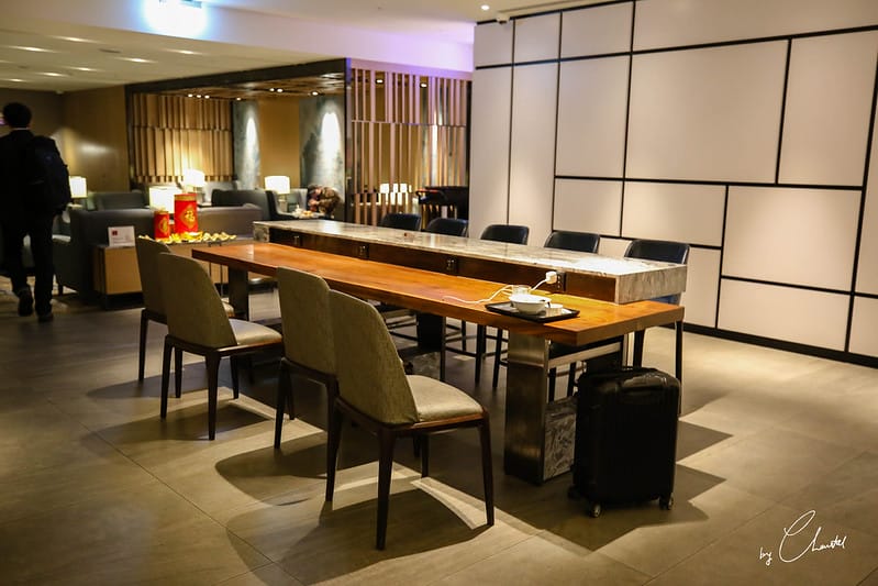 【Taiwan】登機前的小小享受:品質保證!一定是又舒適又好吃(?)的PLAZA PREMIUM LOUNGE! - 第14張圖 台灣貴賓室