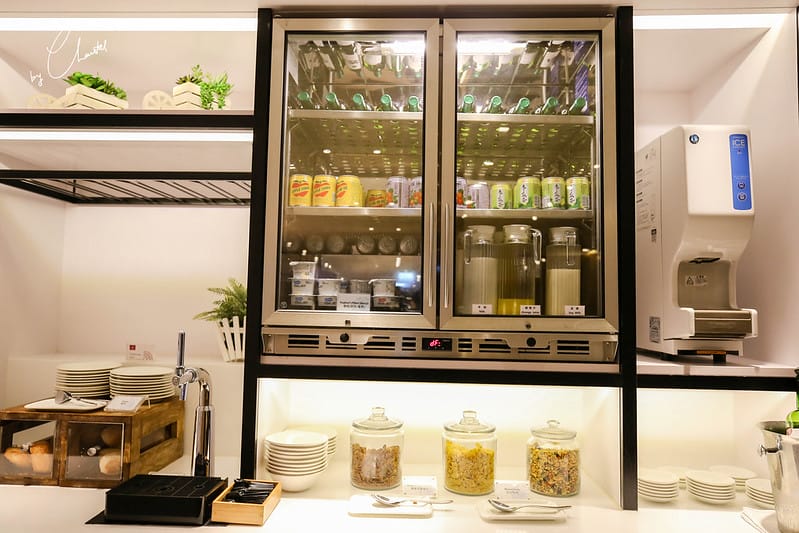 【Taiwan】登機前的小小享受:品質保證!一定是又舒適又好吃(?)的PLAZA PREMIUM LOUNGE! - 第21張圖 台灣貴賓室