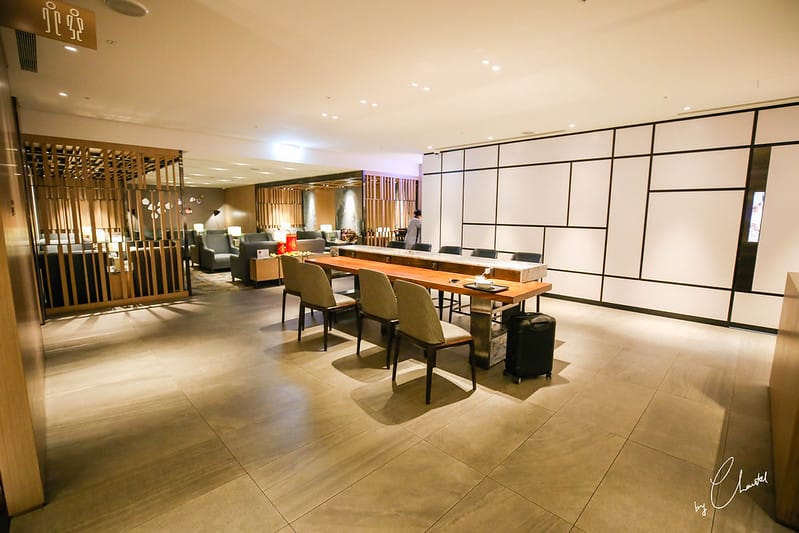 【Taiwan】登機前的小小享受:品質保證!一定是又舒適又好吃(?)的PLAZA PREMIUM LOUNGE! - 第13張圖 台灣貴賓室