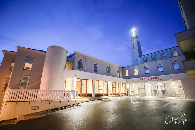 【ICELAND。冰島】Snaefellsnes小漁村一次特殊的住宿經驗Hótel Fransiskus Stykkishólmi(斯蒂基斯霍爾米弗蘭斯庫斯酒店) - 第2張圖 FRAN