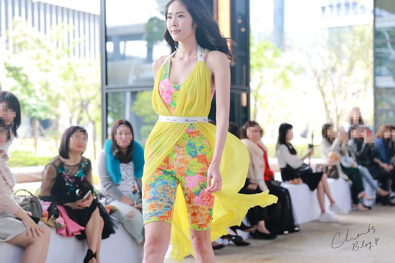 開啟2019春天的浪漫,Blumarine / 副牌Blugirl 2019 春夏服裝秀 (圖多,含餐飲介紹) - 第73張圖 服裝秀