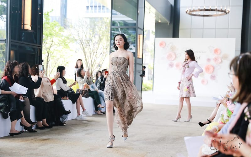 開啟2019春天的浪漫,Blumarine / 副牌Blugirl 2019 春夏服裝秀 (圖多,含餐飲介紹) - 第53張圖 服裝秀