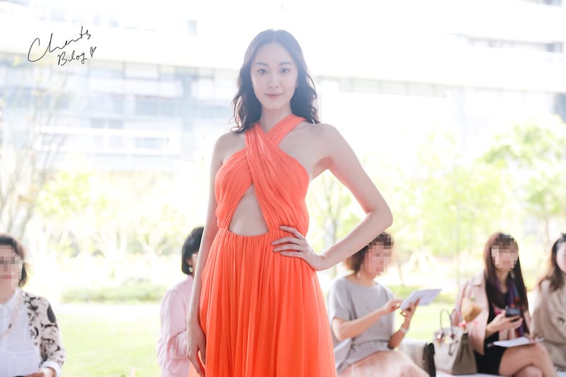 開啟2019春天的浪漫,Blumarine / 副牌Blugirl 2019 春夏服裝秀 (圖多,含餐飲介紹) - 第77張圖 服裝秀