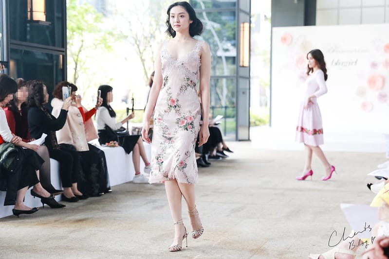 開啟2019春天的浪漫,Blumarine / 副牌Blugirl 2019 春夏服裝秀 (圖多,含餐飲介紹) - 第43張圖 服裝秀