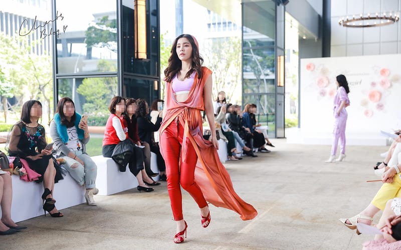 開啟2019春天的浪漫,Blumarine / 副牌Blugirl 2019 春夏服裝秀 (圖多,含餐飲介紹) - 第66張圖 服裝秀