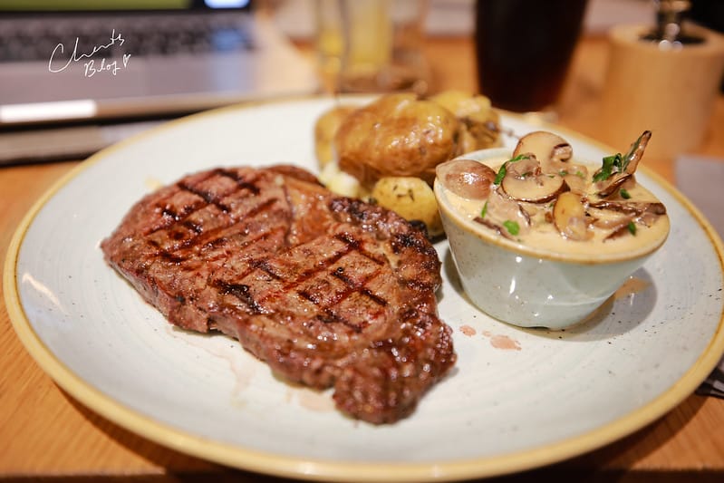 【GATWICK。倫敦蓋威克機場】登機前的小小享受:受盡千萬波折的Grain Store Café & Bar - 第24張圖 倫敦貴賓室