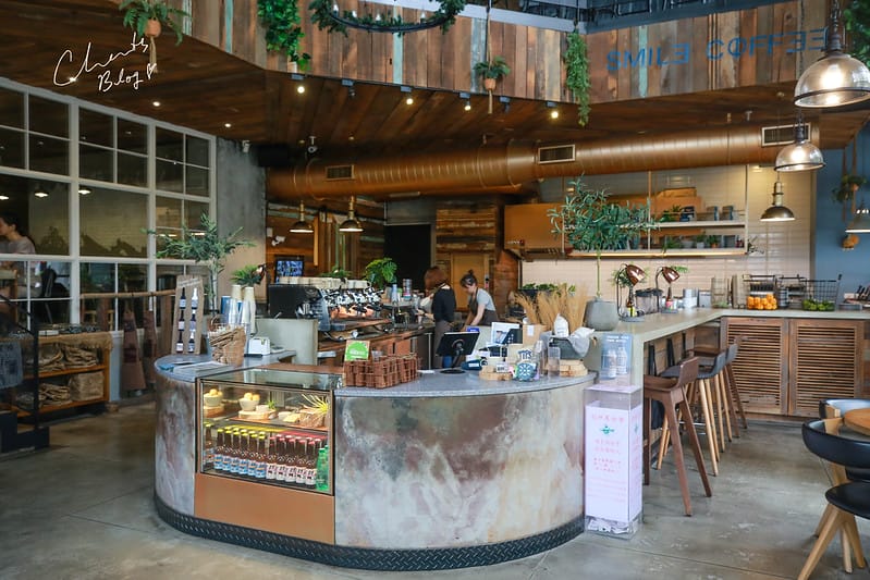 【早午餐/咖啡店】IG上觀望已久的『Smile Coffee 憲賣咖啡』丹麥風格,工業風的早午餐(熱河店,圖多) - 第12張圖 Smile Coffee