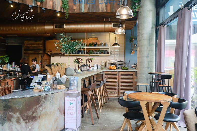 【早午餐/咖啡店】IG上觀望已久的『Smile Coffee 憲賣咖啡』丹麥風格,工業風的早午餐(熱河店,圖多) - 第13張圖 Smile Coffee