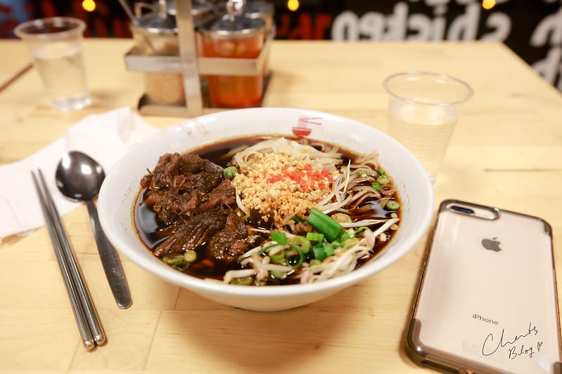 【ICELAND。冰島】什麼!?到了冰島還在吃牛肉麵?大雪天的Noodle station牛肉湯麵 - 第13張圖 Noodle Station