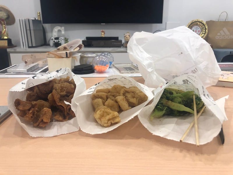 【南京三民】一試成忠實粉絲,連買好幾個禮拜的「少林雞排」(含COSTCO三角巧克力杏仁派心得)