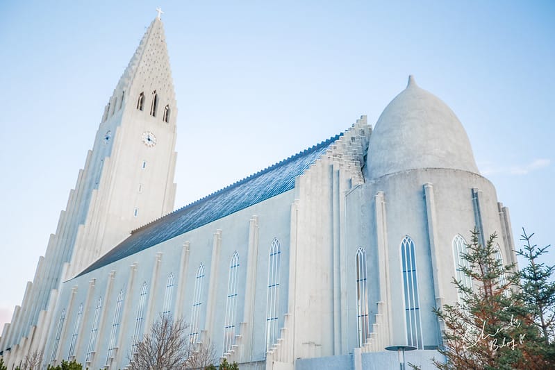 【ICELAND。冰島】雷克雅維克市區之 Hallgrimskirkja哈爾格林姆教堂、Laugaveur徒步街散步 - 第20張圖 冰島大教堂
