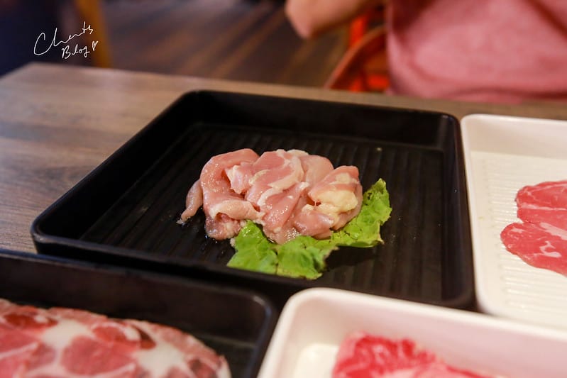 【松山區/京華城】充滿奇怪菜色的沖繩風味壽喜燒吃到飽「SHABU夏都。壽喜燒、鍋物』 - 第32張圖 夏部