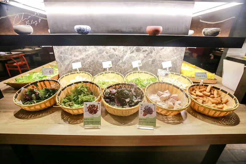 【松山區/京華城】充滿奇怪菜色的沖繩風味壽喜燒吃到飽「SHABU夏都。壽喜燒、鍋物』 - 第13張圖 夏部