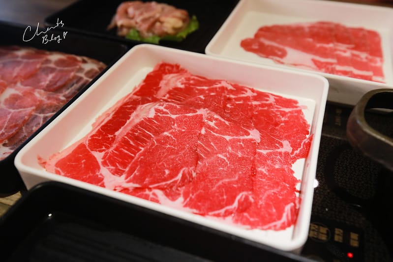 【松山區/京華城】充滿奇怪菜色的沖繩風味壽喜燒吃到飽「SHABU夏都。壽喜燒、鍋物』 - 第33張圖 夏部