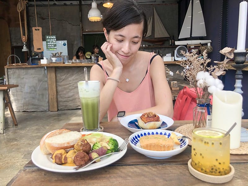 【恆春/美食】廢墟裡,老房子改建的玻璃屋網美店「夏樹飲事」,恆春的IG打卡景點 - 第54張圖 【恆春/美食】廢墟裡,老房子改建的玻璃屋網美店「夏樹飲事」,恆春的IG打卡景點