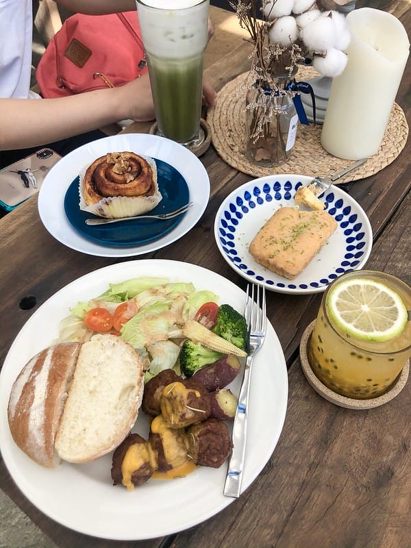 【恆春/美食】廢墟裡,老房子改建的玻璃屋網美店「夏樹飲事」,恆春的IG打卡景點 - 第45張圖 【恆春/美食】廢墟裡,老房子改建的玻璃屋網美店「夏樹飲事」,恆春的IG打卡景點