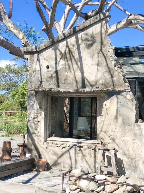 【恆春/美食】廢墟裡,老房子改建的玻璃屋網美店「夏樹飲事」,恆春的IG打卡景點 - 第8張圖 【恆春/美食】廢墟裡,老房子改建的玻璃屋網美店「夏樹飲事」,恆春的IG打卡景點