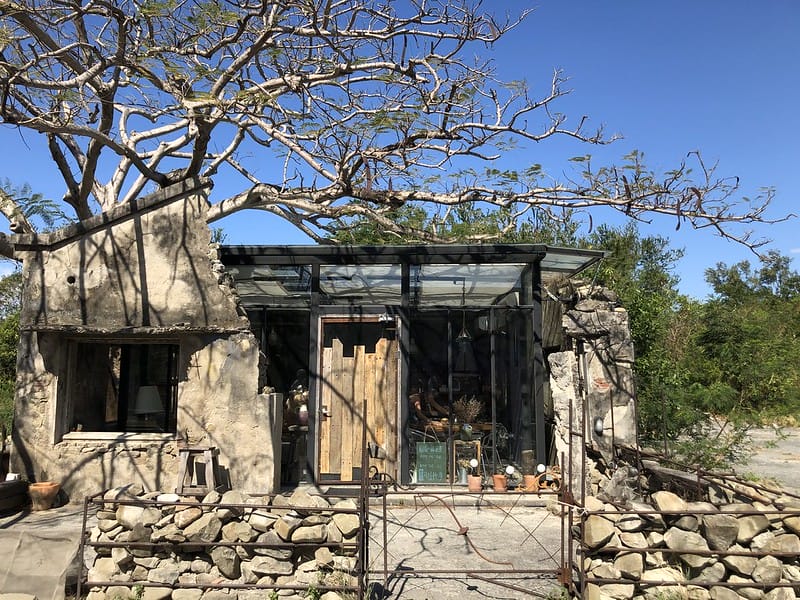 【恆春/美食】廢墟裡,老房子改建的玻璃屋網美店「夏樹飲事」,恆春的IG打卡景點 - 第4張圖 墾丁潛水