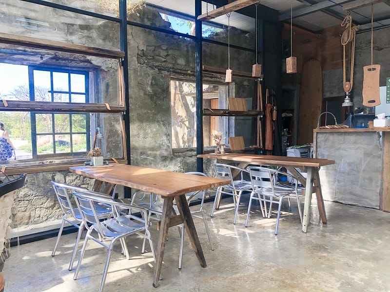 【恆春/美食】廢墟裡,老房子改建的玻璃屋網美店「夏樹飲事」,恆春的IG打卡景點 - 第29張圖 【恆春/美食】廢墟裡,老房子改建的玻璃屋網美店「夏樹飲事」,恆春的IG打卡景點