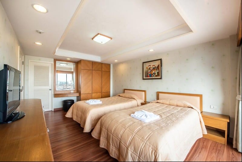 BKK。曼谷順道分享的曼谷恐怖旅社之二 Roseate Ratchada Hotel 拉差達紅燕酒店 - 第42張圖 螢幕快照 2020-02-13 上午3.24.58