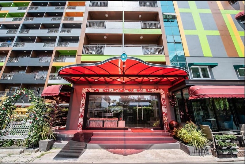 BKK。曼谷順道分享的曼谷恐怖旅社之二 Roseate Ratchada Hotel 拉差達紅燕酒店 - 第39張圖 螢幕快照 2020-02-13 上午3.23.44