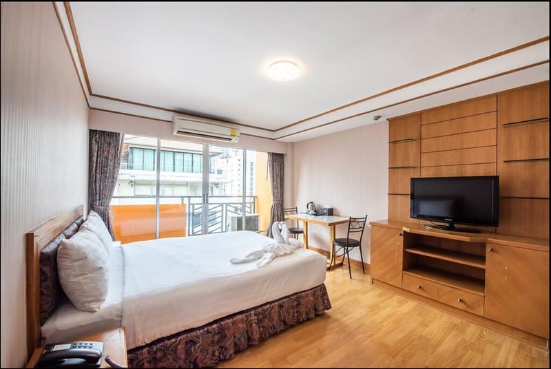 BKK。曼谷順道分享的曼谷恐怖旅社之二 Roseate Ratchada Hotel 拉差達紅燕酒店 - 第40張圖 螢幕快照 2020-02-13 上午3.24.02