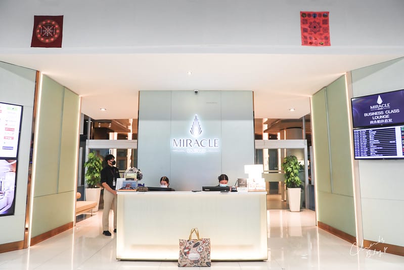 【BKK。曼谷】搭紅眼班機就是要去貴賓室耍廢-Miracle Business Class Lounge(曼谷素萬那普國際機場) - 第2張圖 BKK貴賓室