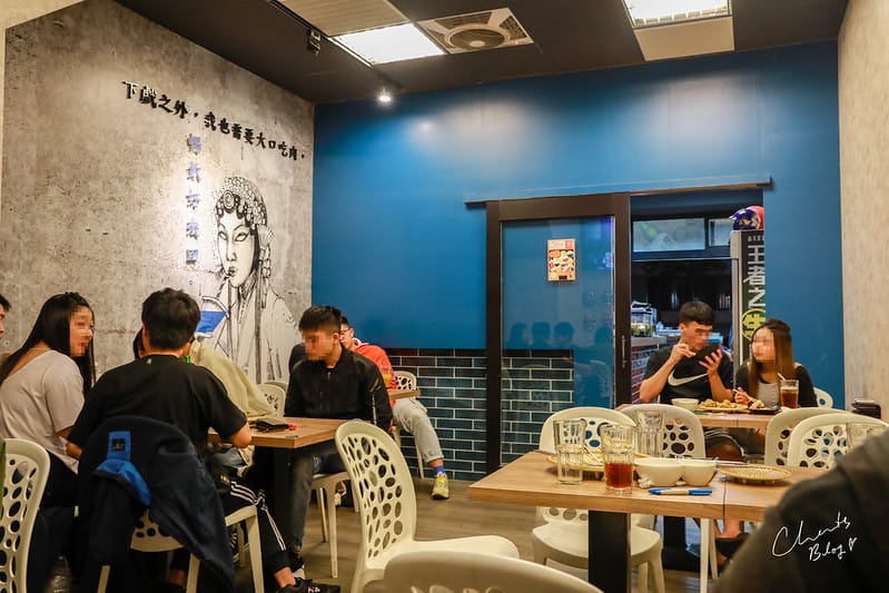 【西屯/和漢口路】開到2:30am的超級罪惡、大份量 “內用”炸物店-壹柒炸 - 第7張圖 壹柒炸