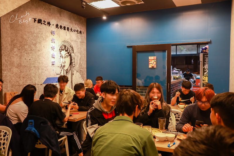 【西屯/和漢口路】開到2:30am的超級罪惡、大份量 “內用”炸物店-壹柒炸 - 第8張圖 壹柒炸
