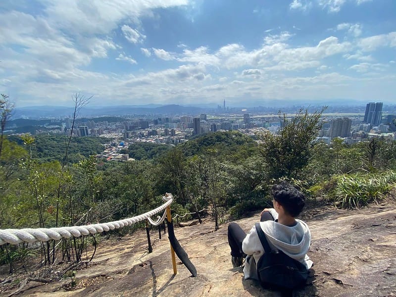 【內湖區/金面山】防疫期間與其去健身房不如去爬爬山,健康又安全 網路上紅到炸掉的金面山剪刀石 - 第18張圖 金面山
