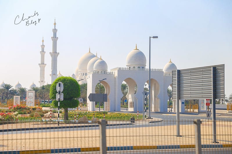 ABU DHABI。阿布達比超奢華絕美的全白清真寺جامع الشيخ زايد الكبيرSheikh Zayed Grand Mosque 謝赫扎耶德大清真寺 (文長、照片超多) - 第3張圖 大清真寺