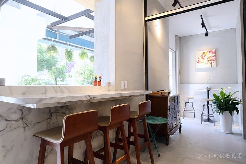 【西屯區/惠中路】純白色系、聖多里尼感的網美早餐店 CACTI吃光早午餐輕食空間 - 第15張圖 1532483973-2079786814