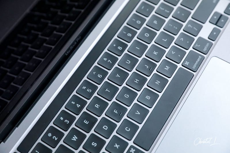 【開箱】事隔10年我終於敗下了逼近10萬的Macbook Pro 13” 硬體介紹/購買原因/使用心得(自掏腰包心得) - 第32張圖 1J6A0187-2拷貝