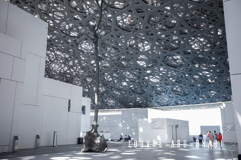 ABU DHABI。阿布達比沙漠中的白色藝術殿堂Louvre Abu Dhabi 阿布達比羅浮宮 PART.2 - 第1張圖 封面