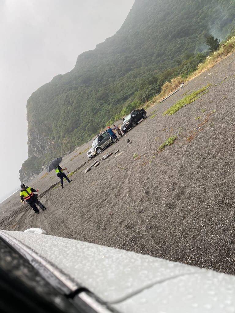 【景點/美食】風雨無阻,多災多難的環島D1之清水斷崖、七星潭、廟口紅茶 - 第41張圖 【景點/美食】風雨無阻,多災多難的環島D1之清水斷崖、七星潭、廟口紅茶