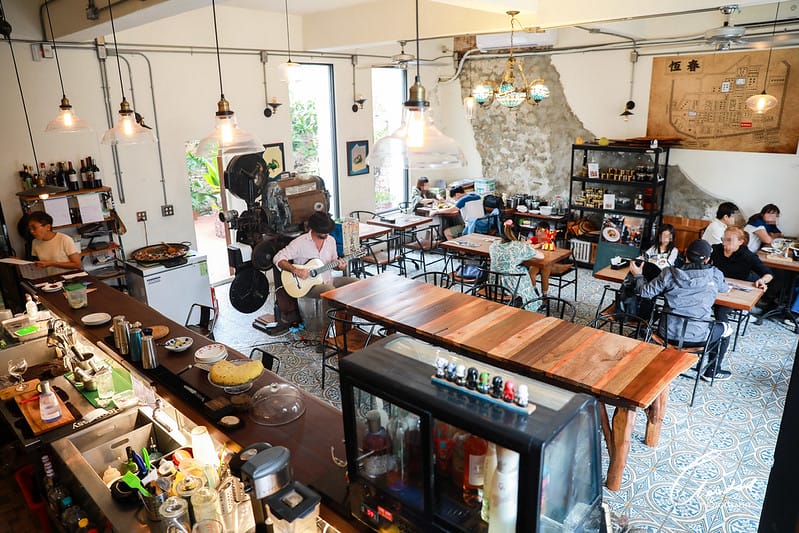 【恆春/住宿】來恆春百年銀行裡搭帳篷-室內帳篷膠囊青年旅社「 信用/帳 CAMPSULE hostel 」 - 第6張圖 1J6A5032-2拷貝