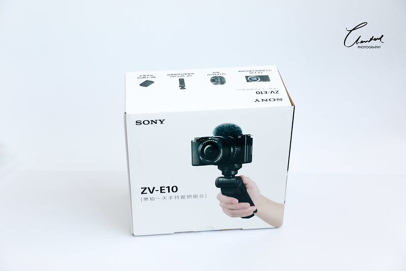 【開箱】號稱性價比最高,熱騰騰的 Sony αZV-E10可換鏡頭Vlog數位相機 開箱簡單測試 - 第3張圖 1J6A8690-2 拷貝