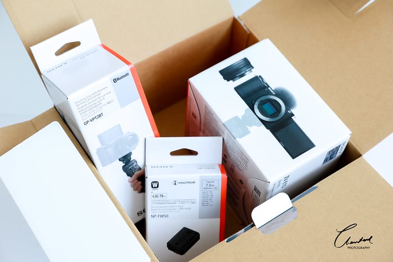 【開箱】號稱性價比最高,熱騰騰的 Sony αZV-E10可換鏡頭Vlog數位相機 開箱簡單測試 - 第4張圖 1J6A8692-2 拷貝