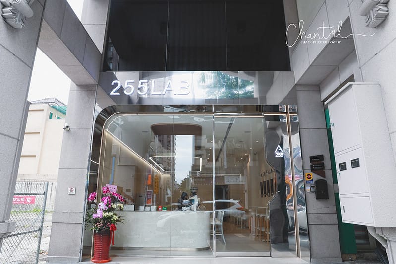 【北屯區/崇德路】COTD之用燒杯喝咖啡、用培養品吃點心就在 255LAB café 二五五咖啡實驗所 - 第2張圖 1J6A2621-2 拷貝