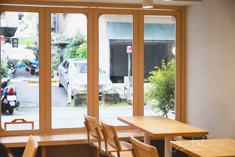 【大安區/忠孝復興站】COTD之新開幕的奶白色韓系咖啡店-青沐大安店,千萬不能錯過好吃的薯圈兒喔! - 第5張圖 1J6A2118-2 拷貝