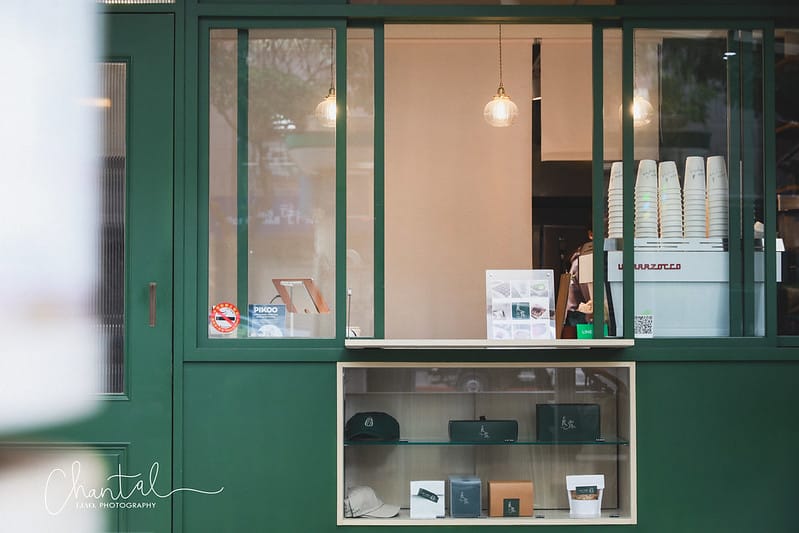【松山區/東興路】COTD之時尚簡約的可麗露外帶專賣店 Little droplet coffee & canele 晨露 - 第5張圖 1J6A8116-2 拷貝 2