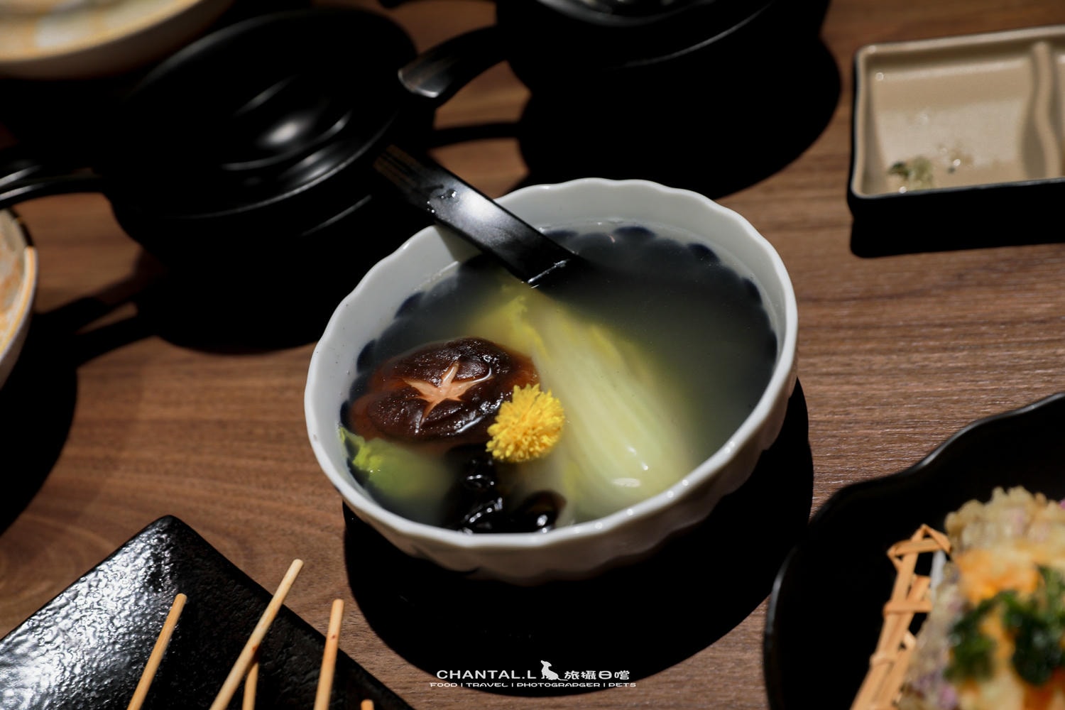 【北屯區/美食】盛集屋爐端燒｜船槳遞餐超有儀式感！寵物友善日式料理餐廳