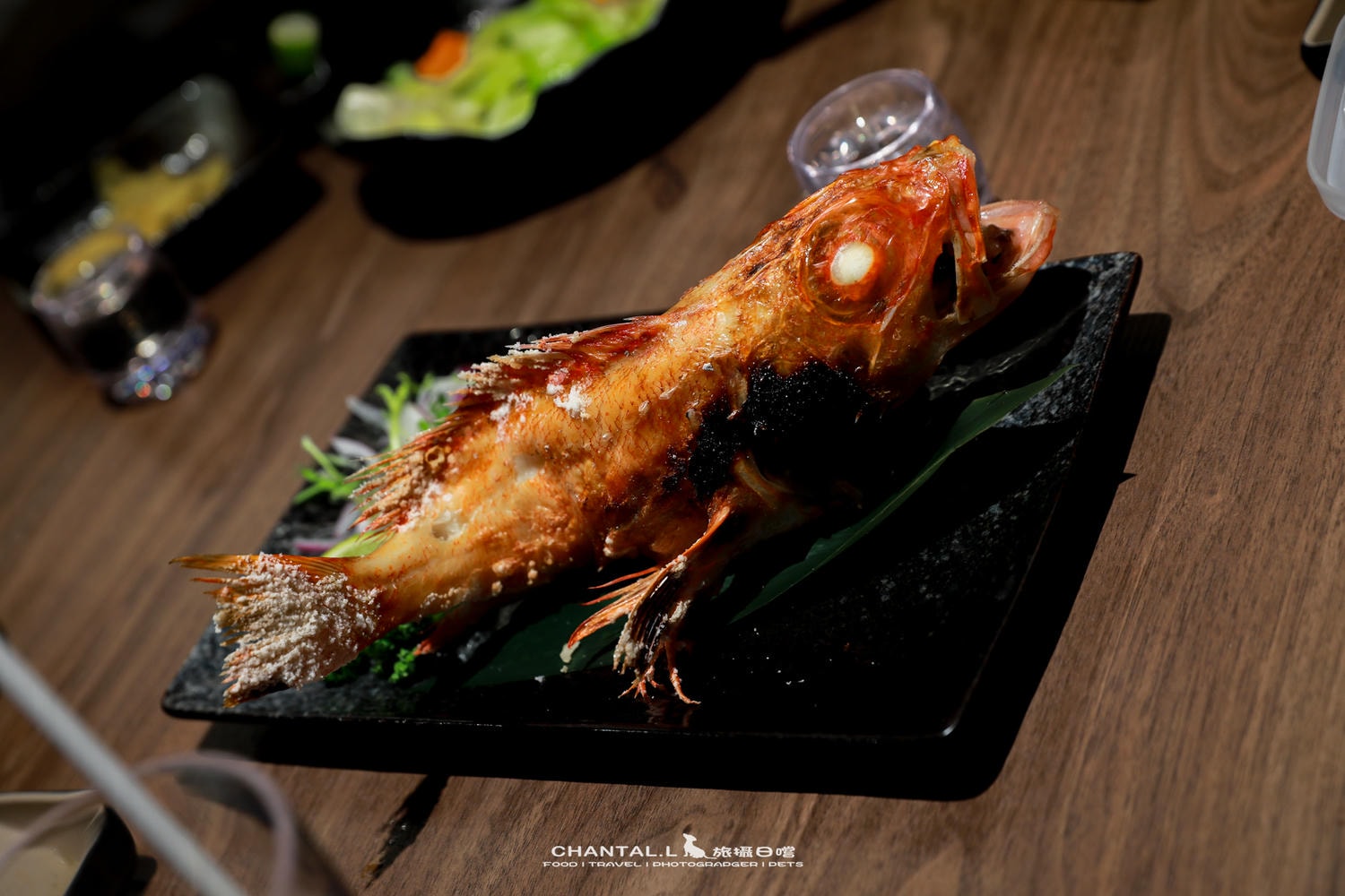 【北屯區/美食】盛集屋爐端燒｜船槳遞餐超有儀式感！寵物友善日式料理餐廳